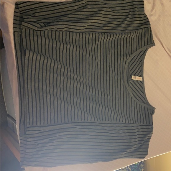 Stripped cropped shirt - Picture 1 of 3